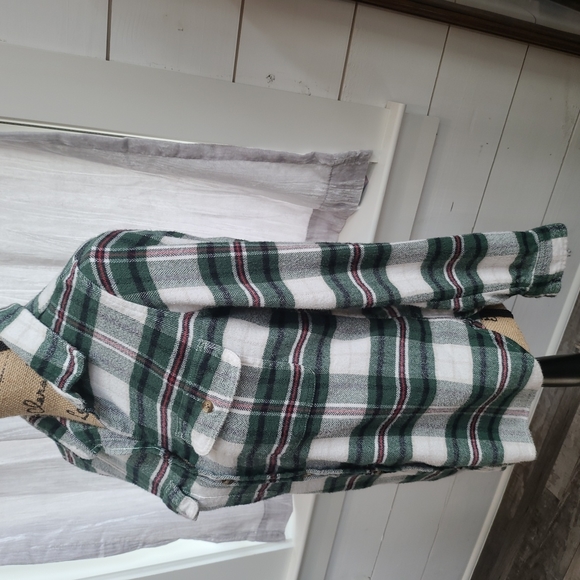 Ladies Medium Flannel Button Down Shirt - Picture 6 of 7